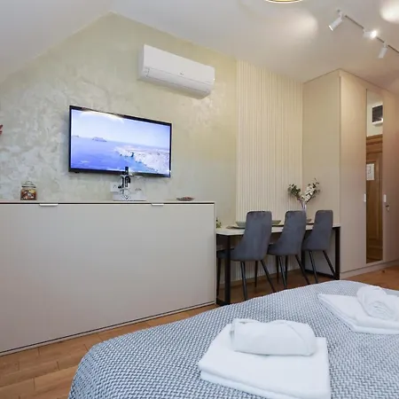 Eta 2 Apartament *